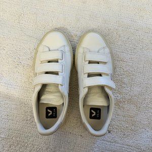 Veja Recife | CHROMEFREE LEATHER WHITE NATURAL
